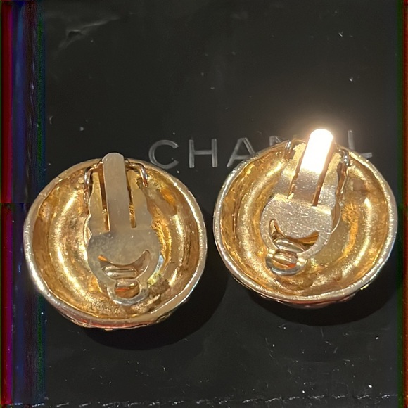 Stunning authentic vintage Chanel faceted crystal & gold clip on earrings & box - Picture 5 of 17